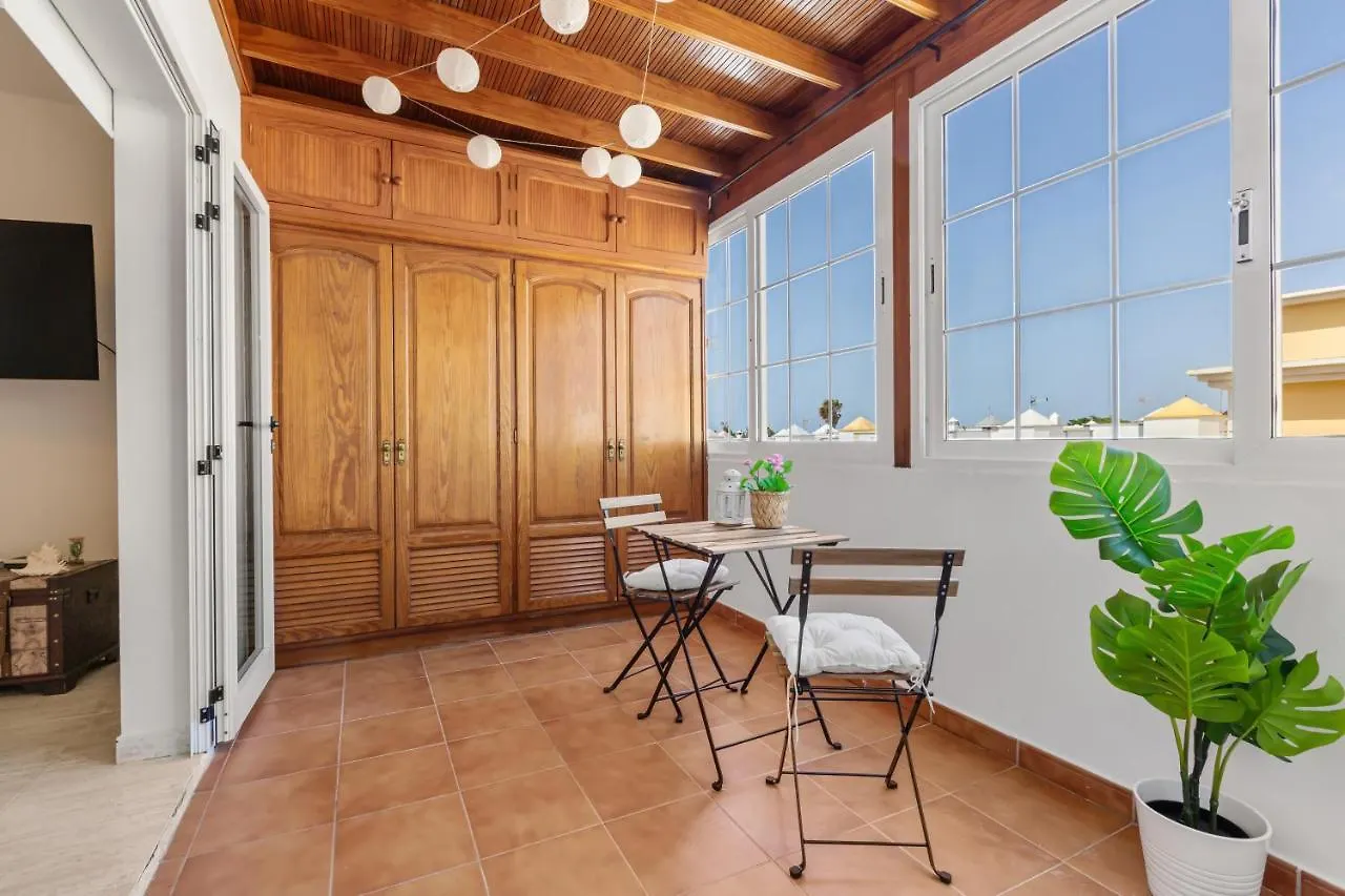 Casa Conchita. Relax, diversión y playa. Playa Honda  Apartamento